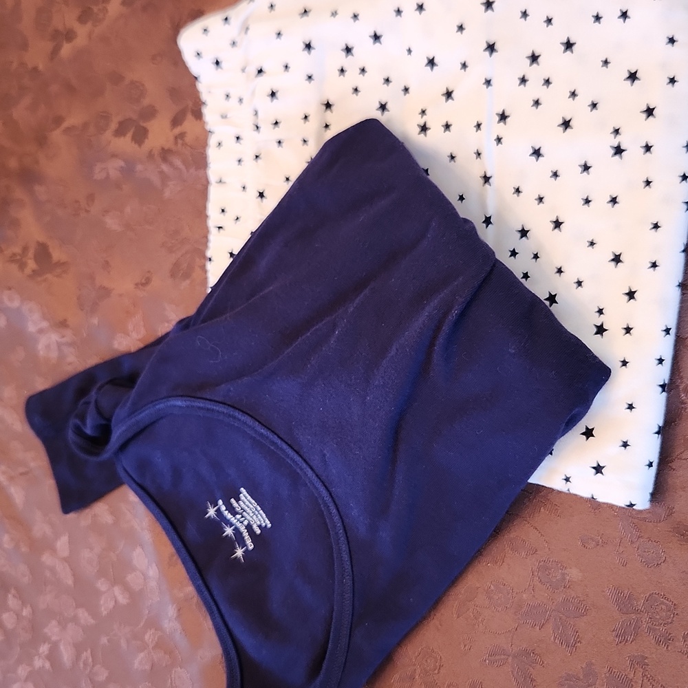 NWOT, ladies 2 piece pajama set, size small